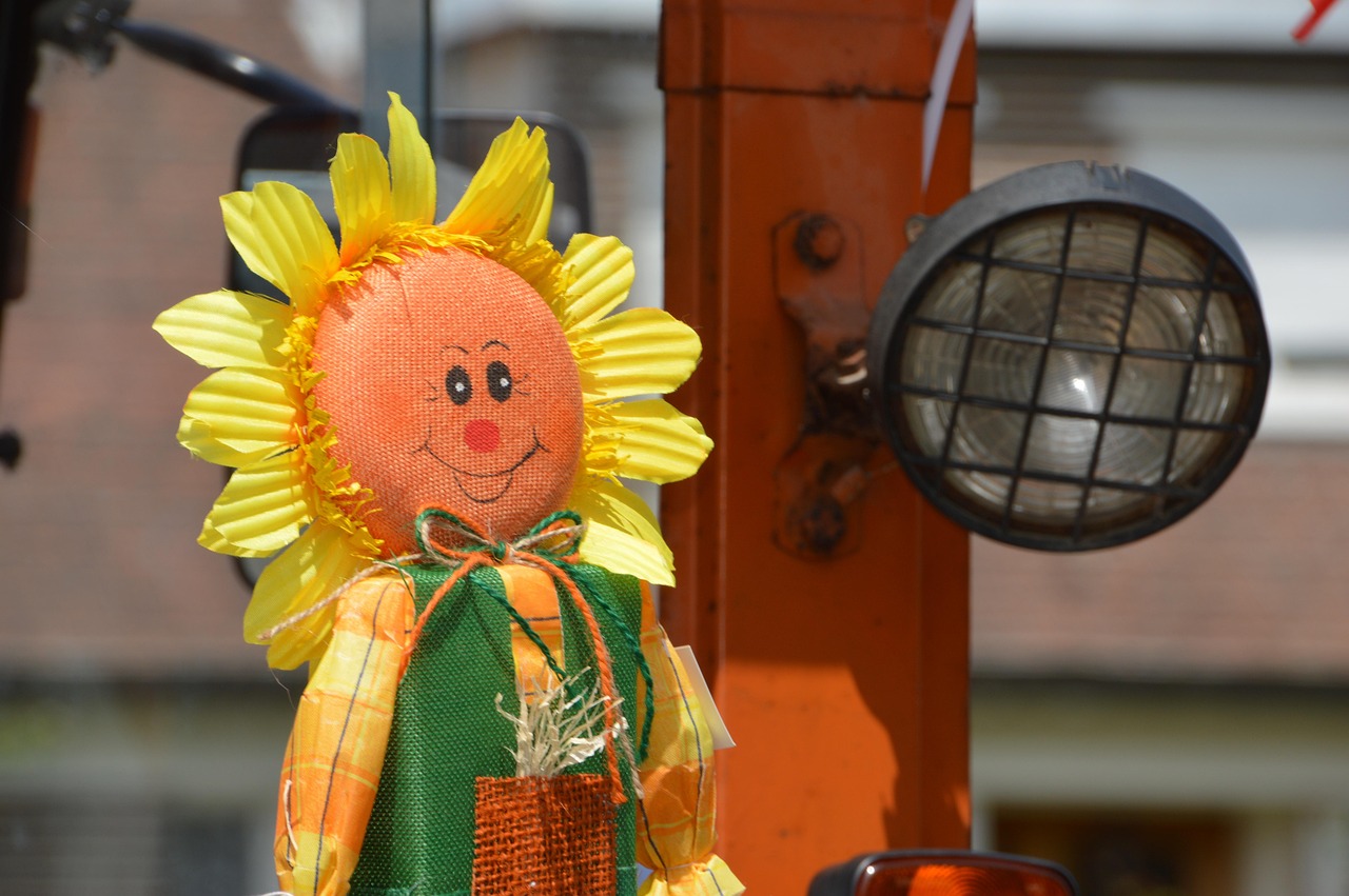 viviane6276-decoration-3528335_1280 Gebastelte Sonnenblume
